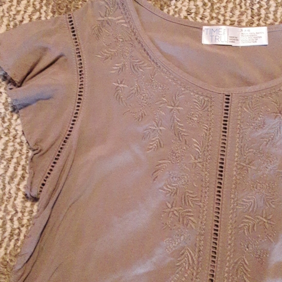 Top - Picture 2 of 3